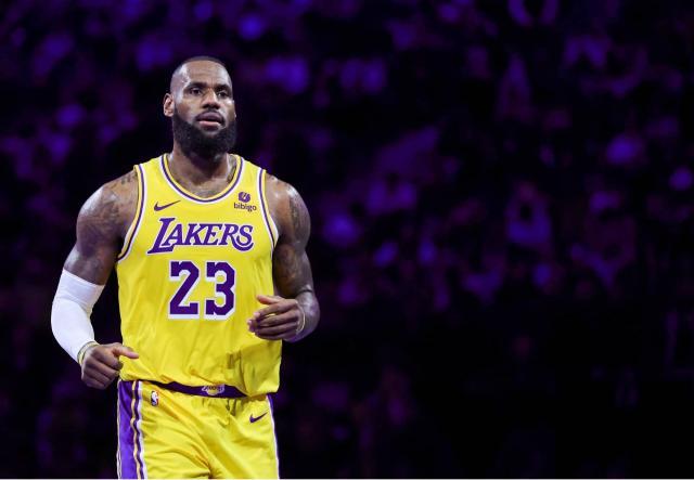 乐鱼app-詹姆斯谈两队罚球悬殊：他们犯规了 我们没有犯规